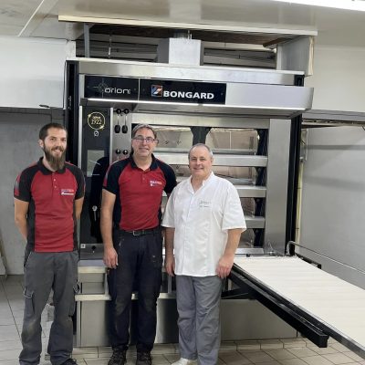 Techniciens et le client